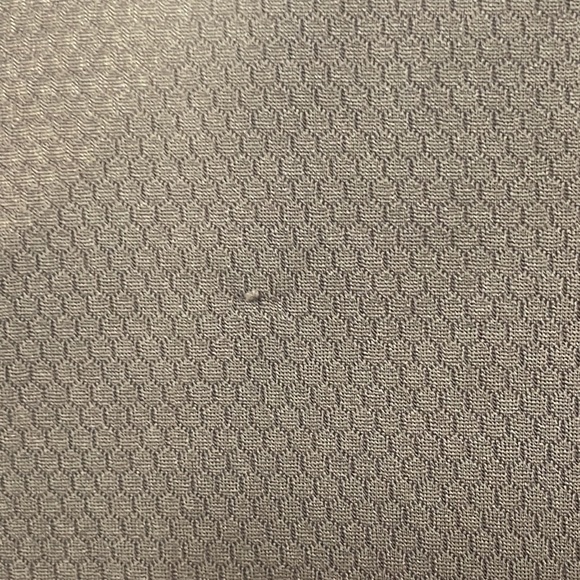 - Brand new with tags Men’s Reebok active tank top. Top has a small thread… - Picture 16 of 16